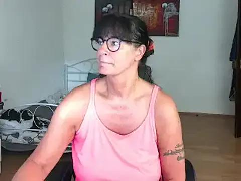 Sylly on StripChat