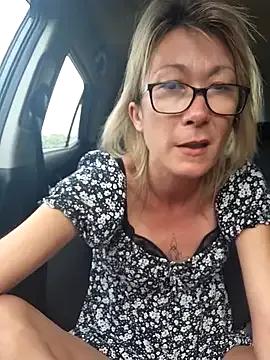 Timide_girl17 on StripChat 